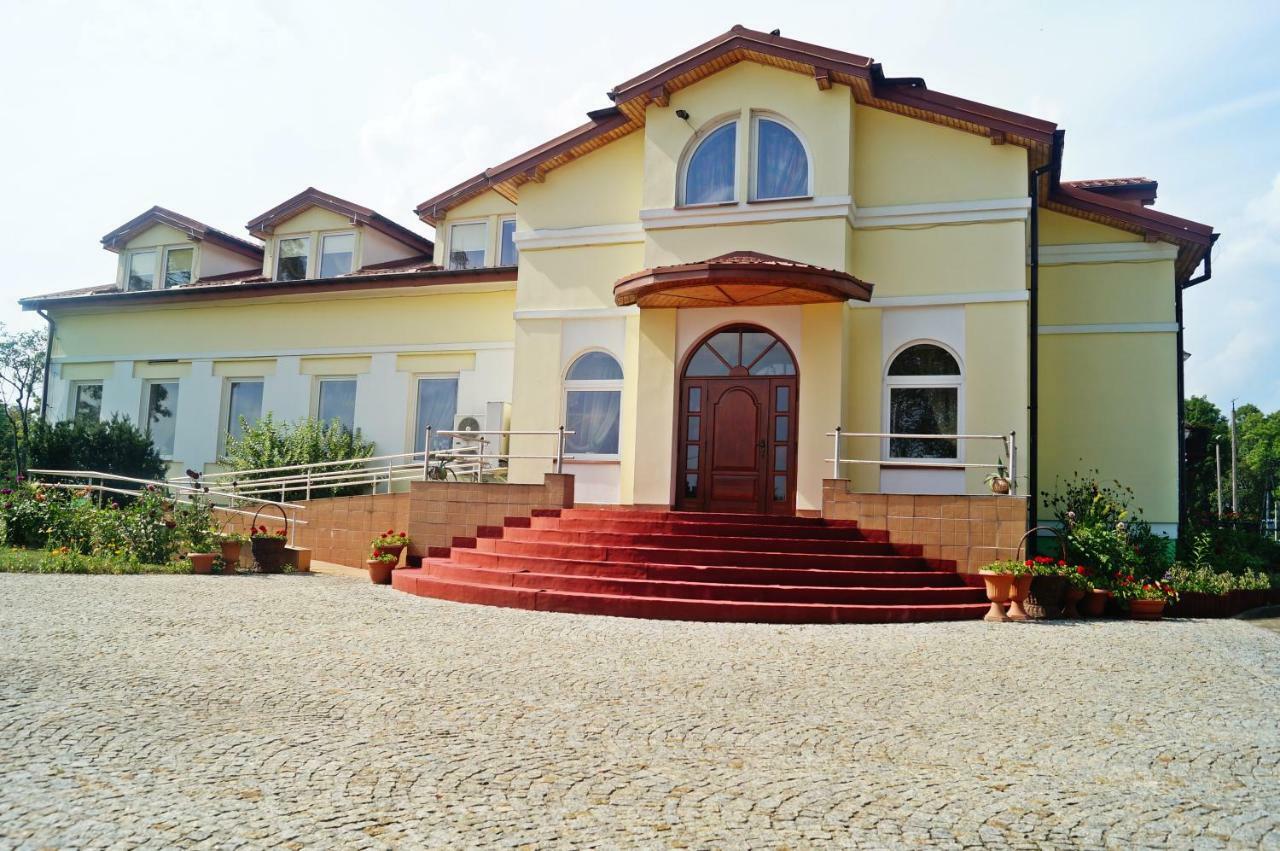 Dwor Dluzniewo Bed & Breakfast Exterior photo